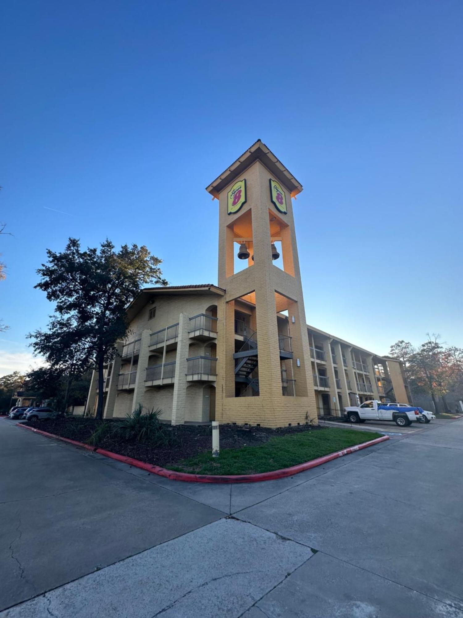 Hotel Super 8 By Wyndham The Woodlands North Esterno foto