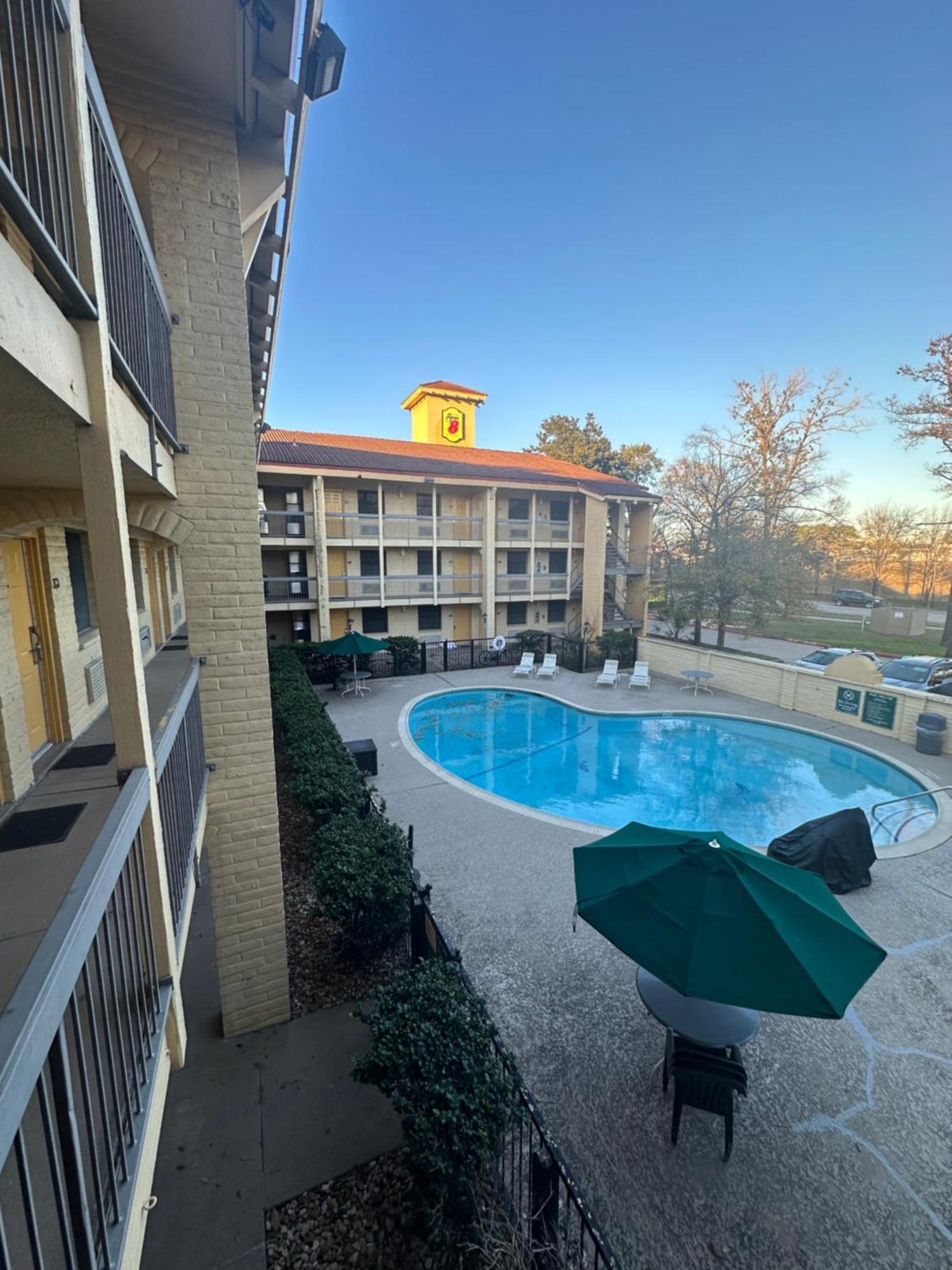 Hotel Super 8 By Wyndham The Woodlands North Esterno foto