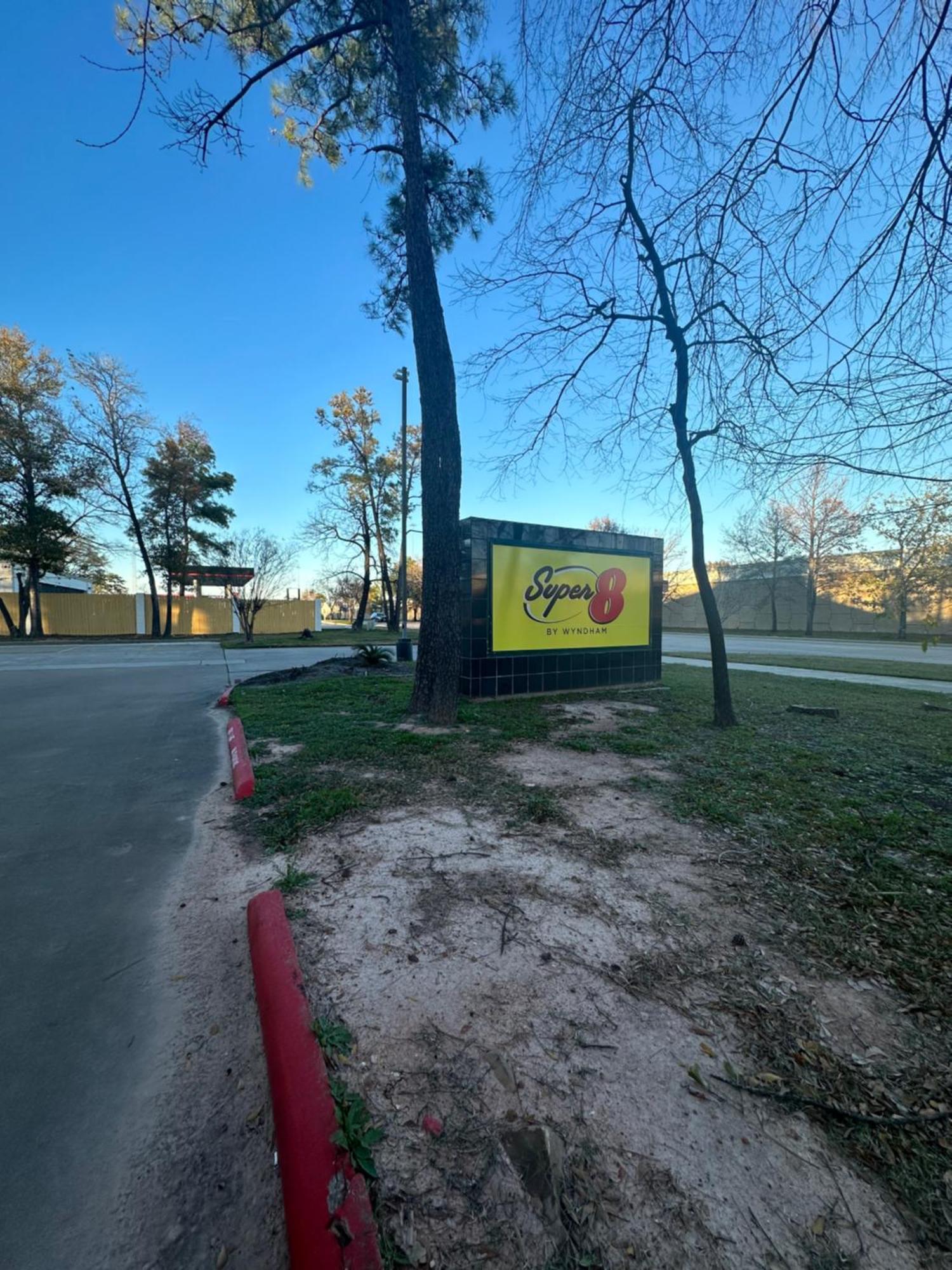 Hotel Super 8 By Wyndham The Woodlands North Esterno foto