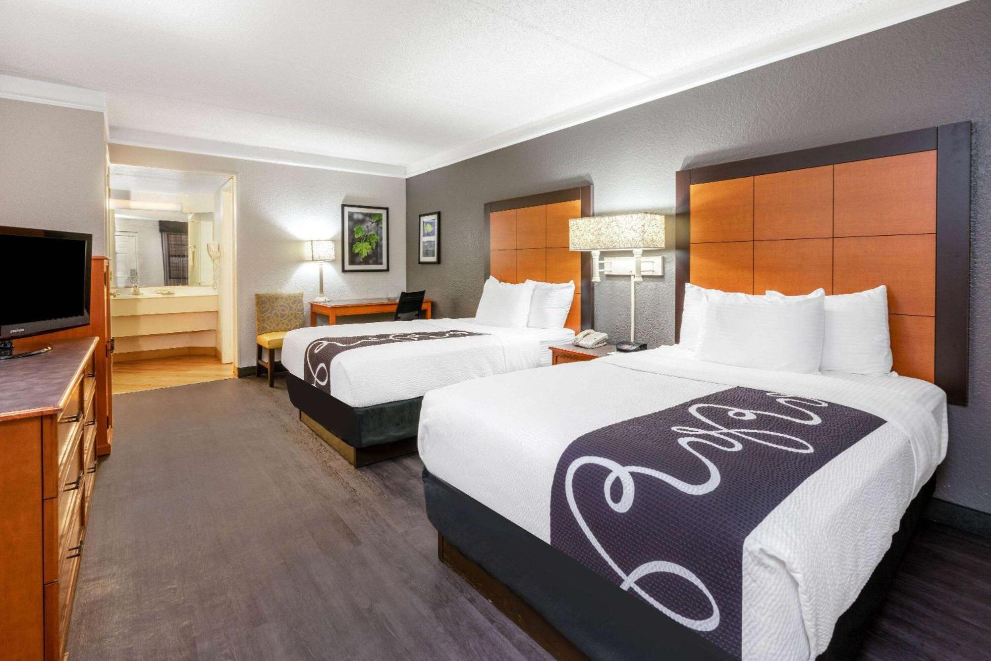Hotel Super 8 By Wyndham The Woodlands North Esterno foto