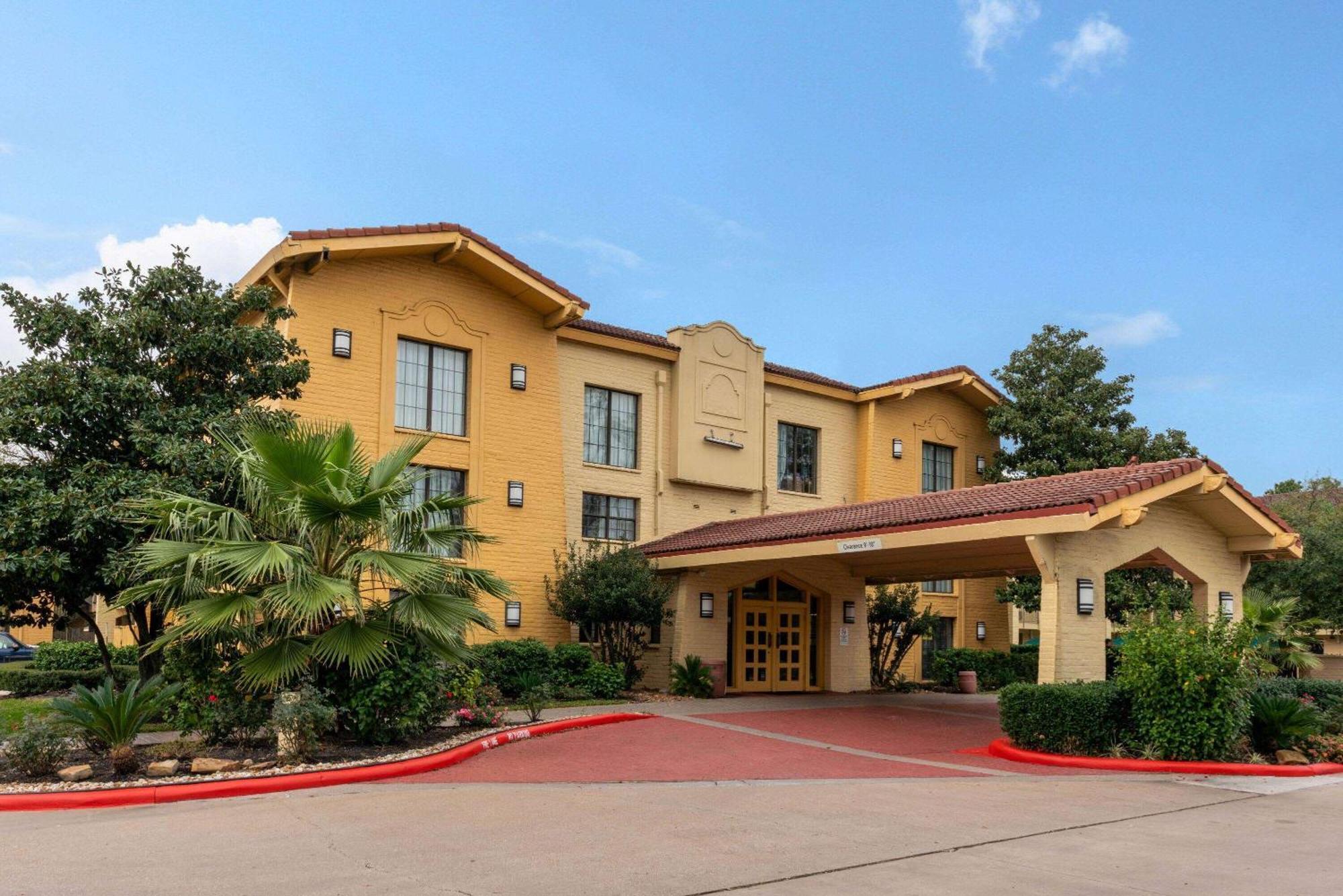 Hotel Super 8 By Wyndham The Woodlands North Esterno foto